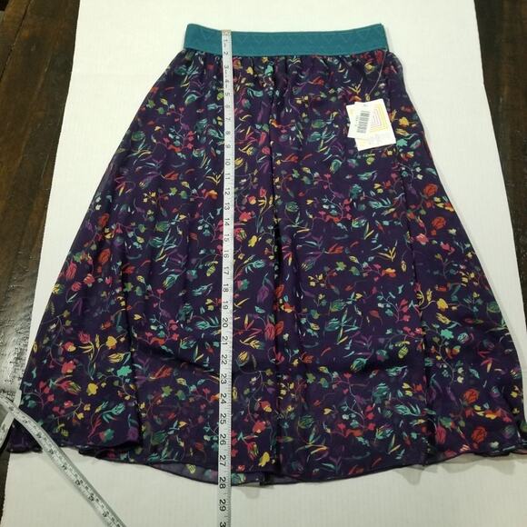 Lularoe skirt size small NWT - Picture 4 of 6
